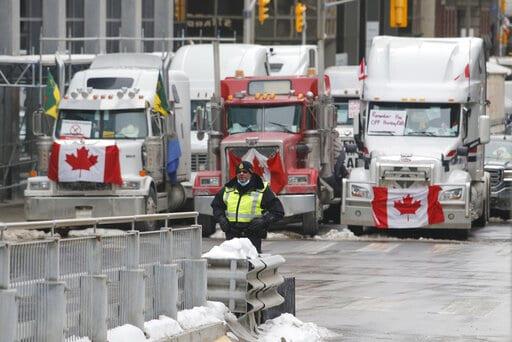 Protestas en frontera de Canadá-EEUU afectan a automotrices