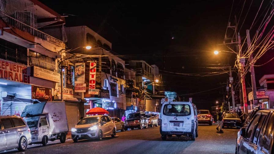 Edesur ha colocado 600 luminarias en el barrio Cristo Rey