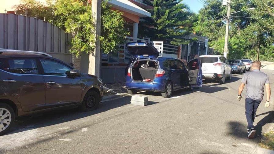 Tirotean vehículos de locutor puertoplateño