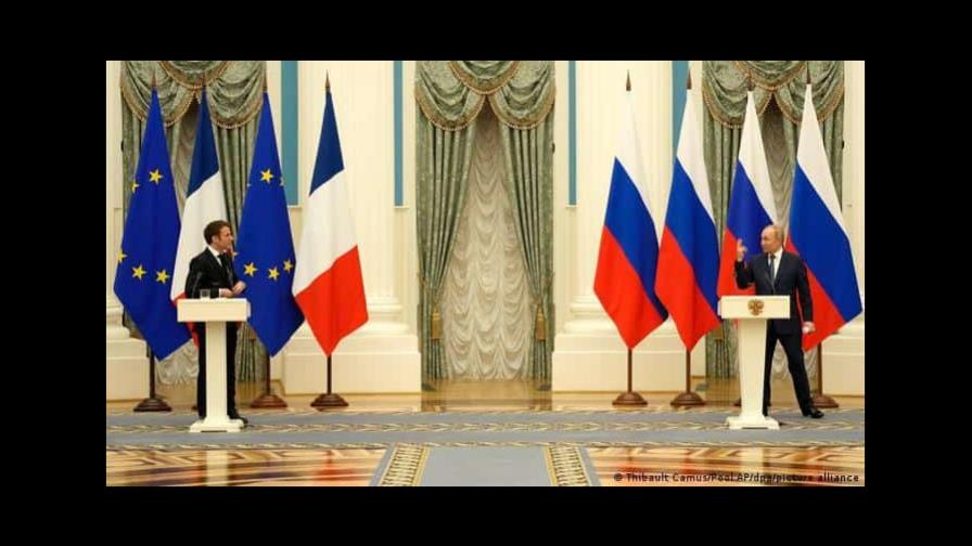 Kremlin confirma que Macron se negó a hacerse PCR antes de cumbre con Putin Kremlin confirma que Macron se negó a hacerse PCR antes de cumbre con Putin