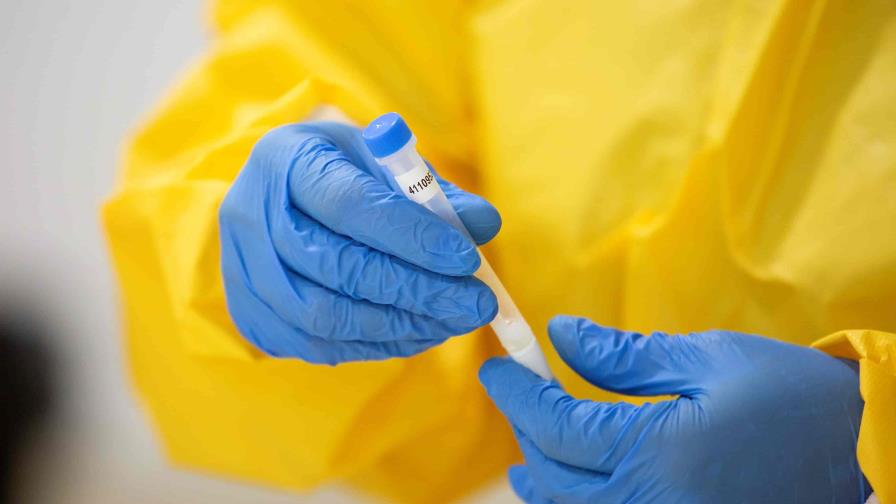 España supera las 9,000 muertes por coronavirus en sexta ola de la pandemia