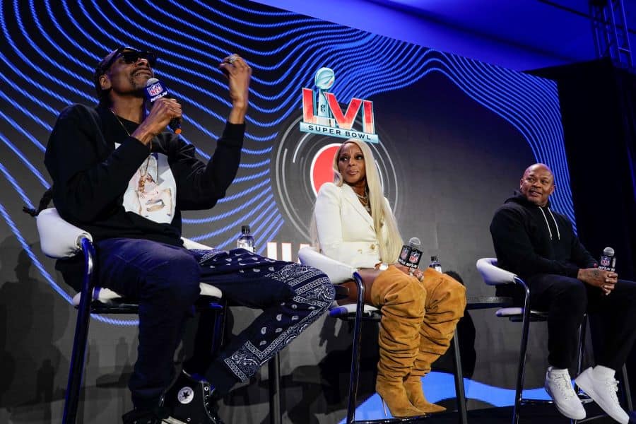 Snoop Dogg, Mary J. Blige y Dr. Dre participan en una conferencia de prensa sobre el espectáculo de medio tiempo del Super Bowl LVI el jueves 10 de febrero de 2022 en Los Angeles