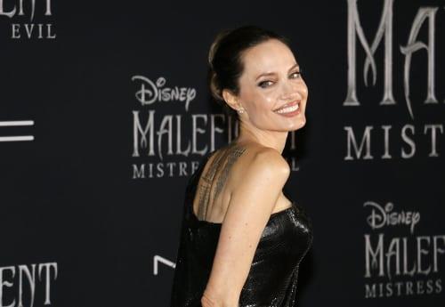 Angelina Jolie reapareció en las calles junto a su hija