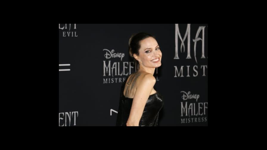 Angelina Jolie reapareció en las calles junto a su hija