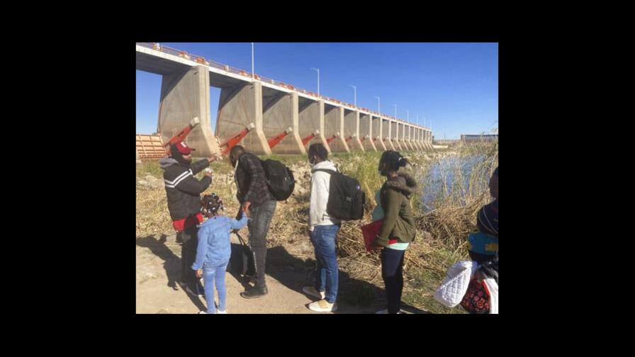 Para muchos migrantes, un vuelo a México es su boleto a Estados Unidos