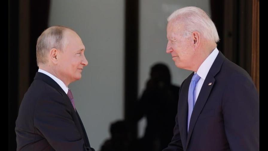 Biden y Putin hablarán por teléfono sobre Ucrania el sábado