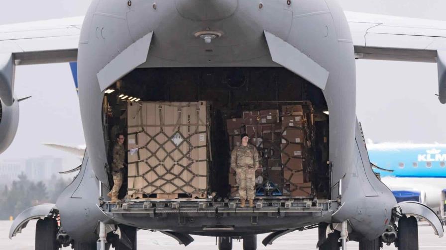 Llegan a Polonia cazabombarderos y helicópteros de EEUU