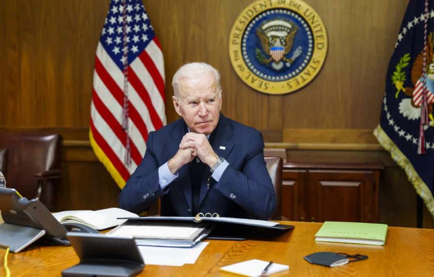 Biden advierte a Putin que atacar a Ucrania tendrá costos severos para Rusia