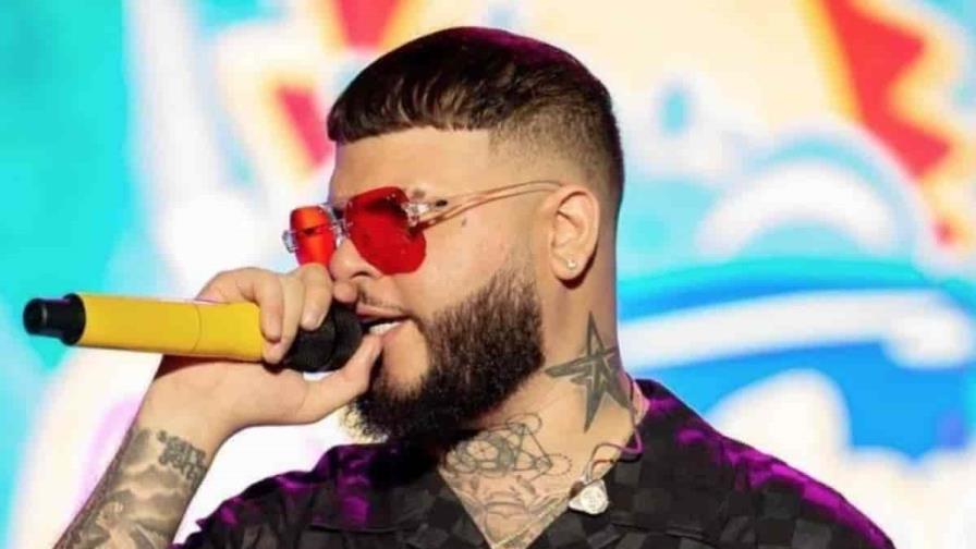 Farruko pide perdón por sus letras y predica la palabra de Dios en pleno concierto