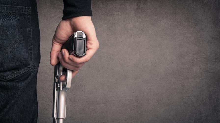 Conductor en estado de embriaguez atropella menor, choca vehículo y dispara al aire en Santiago