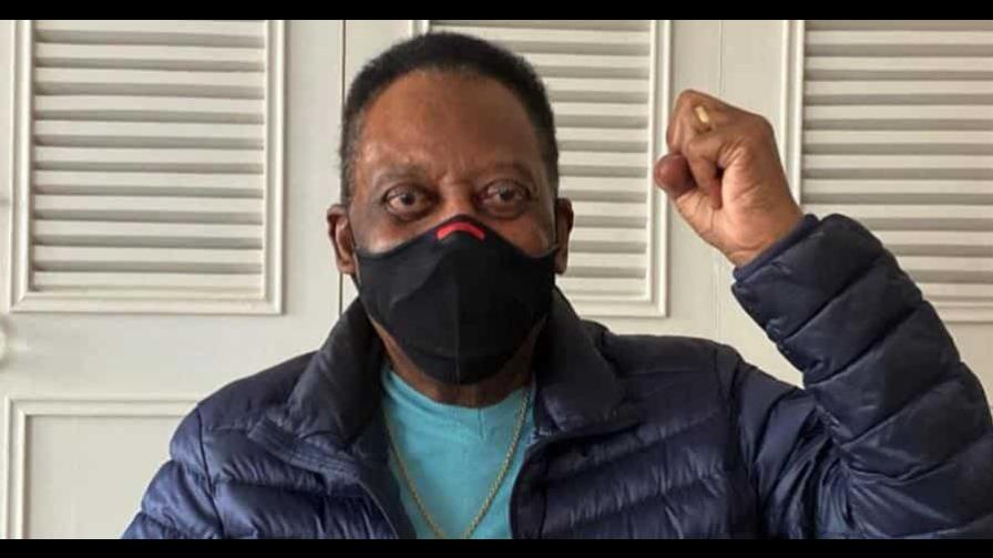 Pelé comparte su nueva imagen para tranquilizar a seguidores sobre su salud