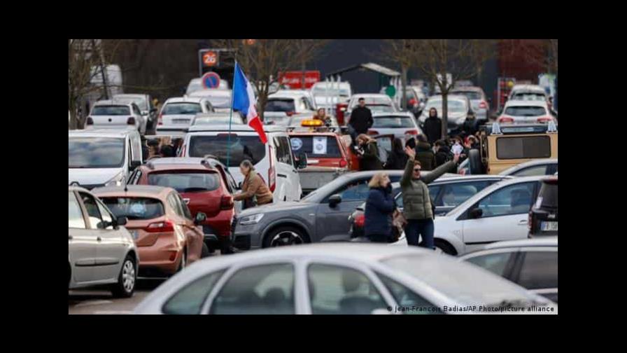 Después de París, caravana antivacunas se dirige a Bruselas
