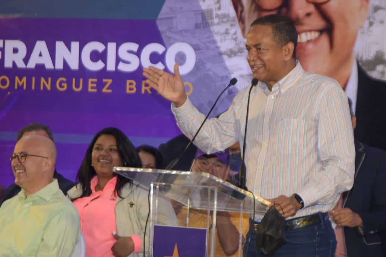  Julio Cesar Valentín durante el acto de presentación 