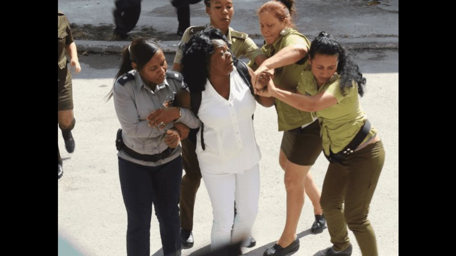 Dejan en libertad a las Damas de Blanco detenidas temporalmente en Cuba