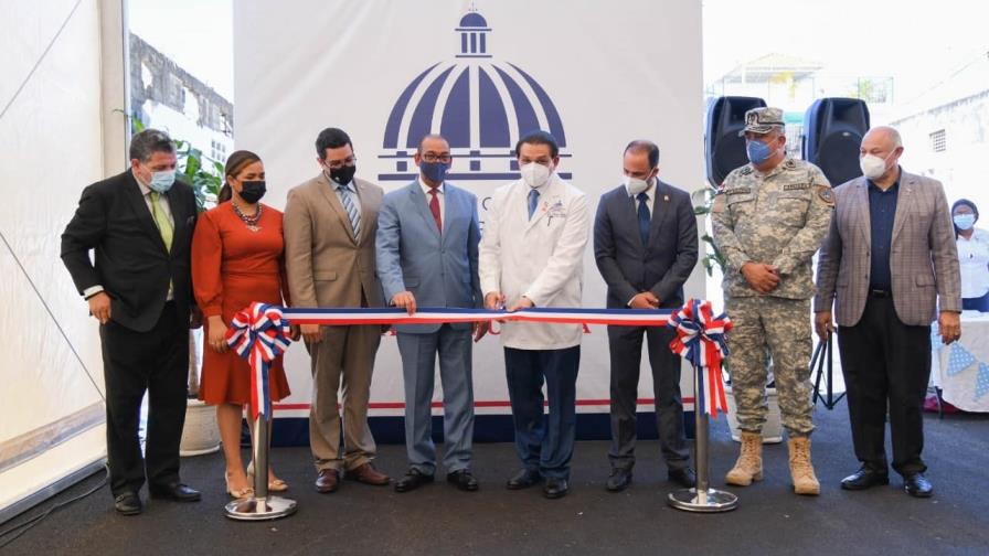 Inauguran centro de vacunación para niños y embarazadas en el ensanche La Fe