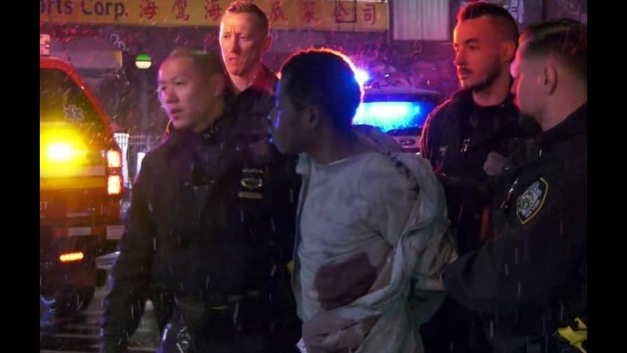 Hombre acusado de asesinato tras apuñalar a una mujer en Chinatown Hombre acusado de asesinato tras apuñalar a una mujer en Chinatown