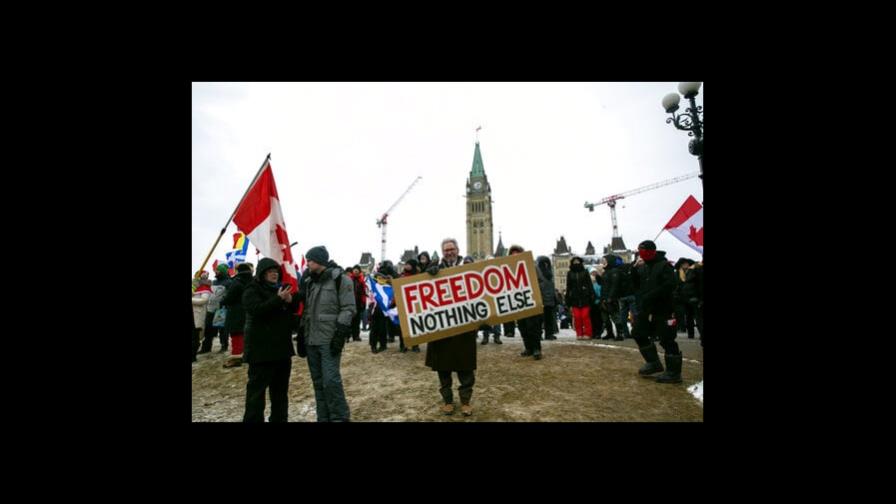 Reabre puente entre EEUU y Canadá, protesta sigue en Ottawa