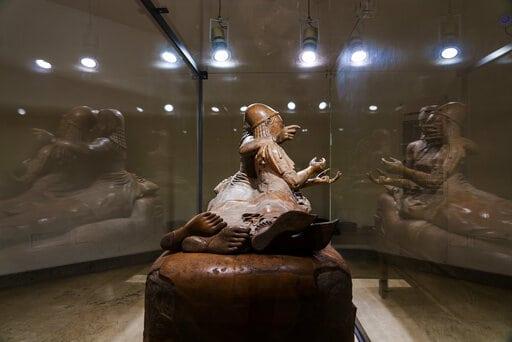 Terracota de 2,500 años recibe amor en San Valentín en Italia