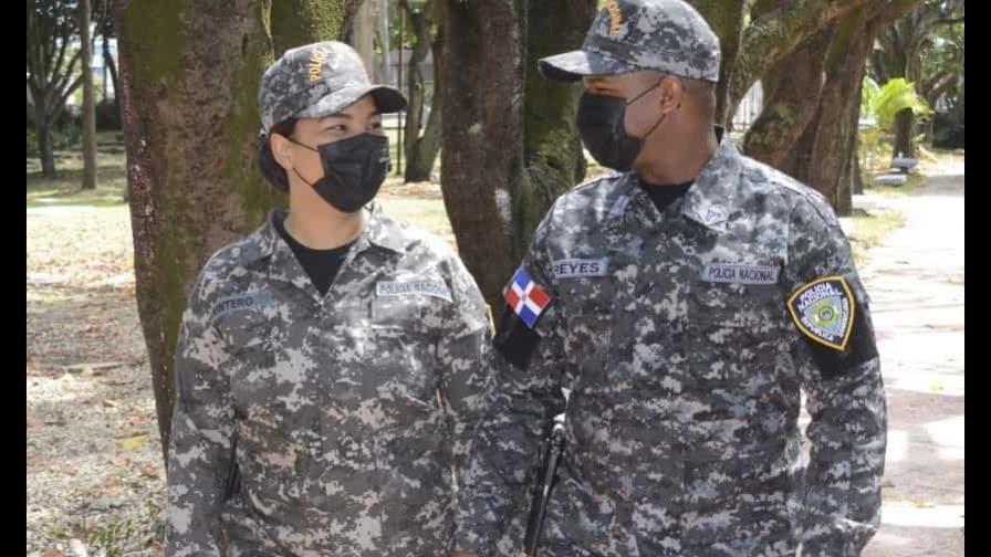 El amor de dos policías que empezó en el destacamento de Villa Faro