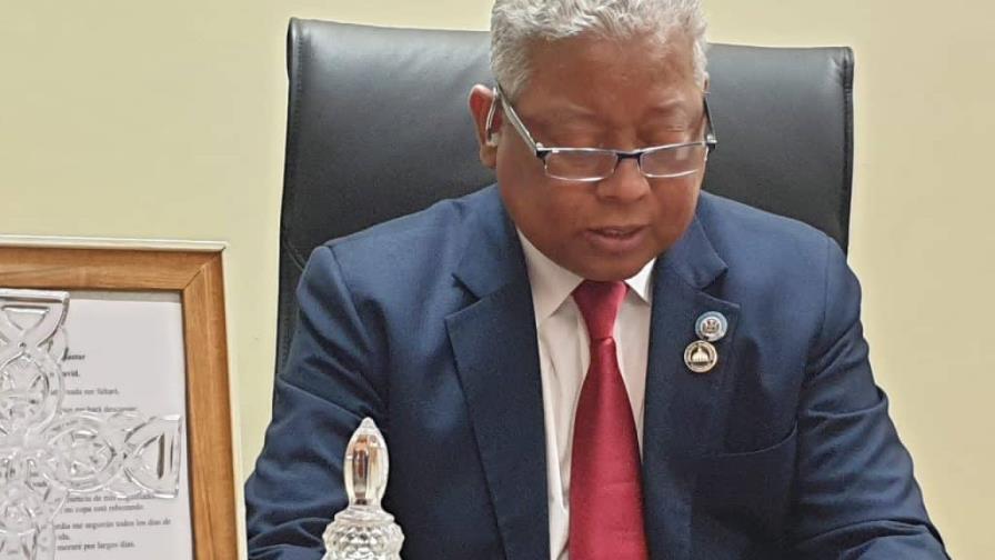 Primera dama visita al jefe de seguridad presidencial y dice que todo está bien