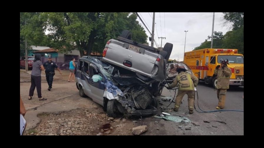 Al menos 15 heridos en accidente de tránsito en Paraguay Al menos 15 heridos en accidente de tránsito en Paraguay