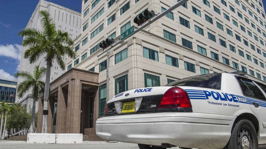 Arrestan a pastor baptista que estafó a un anciano de Florida con falsa ayuda