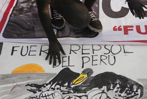 A un mes del derrame no se recupera ni 50 % de petróleo en Perú