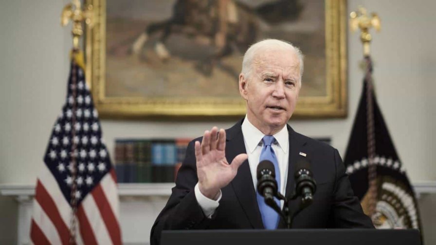 Biden pide al Congreso 30,000 millones de dólares más para atajar la pandemia