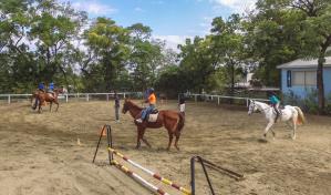Hípica para alejar a los niños de las bandas en Haití