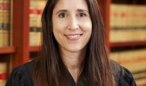 Nominan a primera latina para Corte Suprema de California
