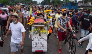 El pagador de promesas llega a Camagüey y es recibido por una multitud