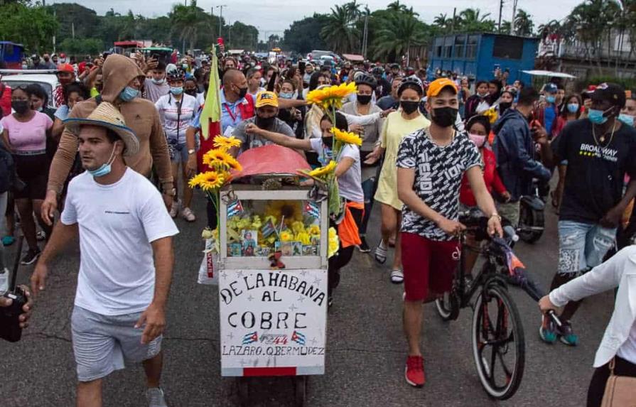 El pagador de promesas llega a Camagüey y es recibido por una multitud