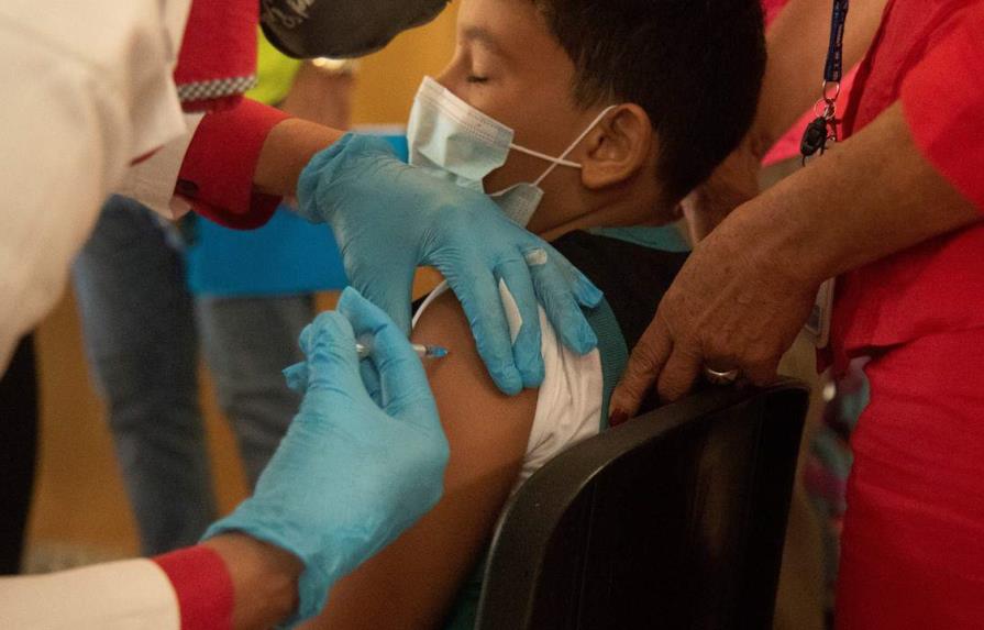Salud Pública vacuna a 17 mil niños de 5 a 11 años en los dos primeros días de la jornada