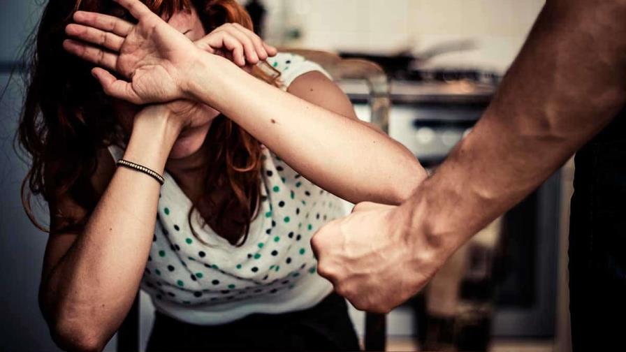 La mitad de los dominicanos cree que la violencia machista es tema privado