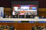 Abinader y parte de su gabinete llegan sin mascarillas a un acto en la UASD