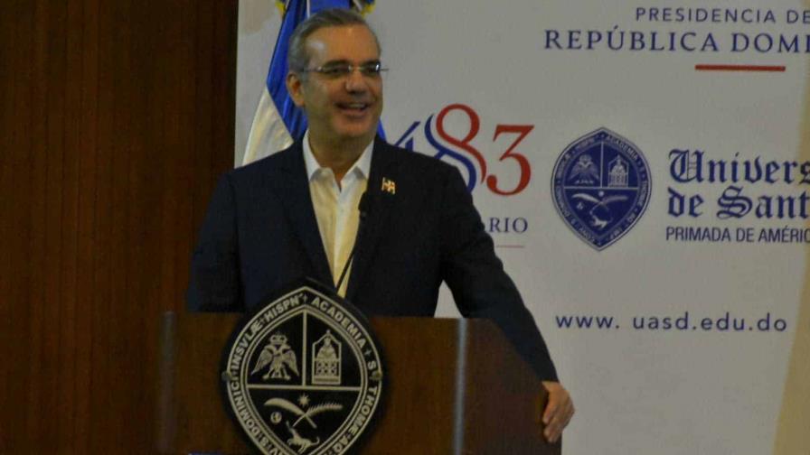 Gobierno anuncia construirá recintos de la UASD en varias provincias