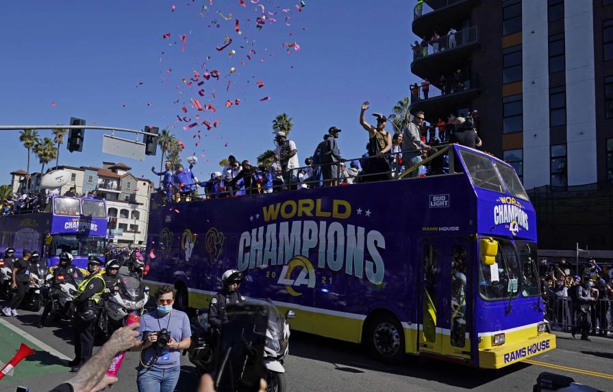 Fanáticos celebran con Rams título del Súper Bowl en LA