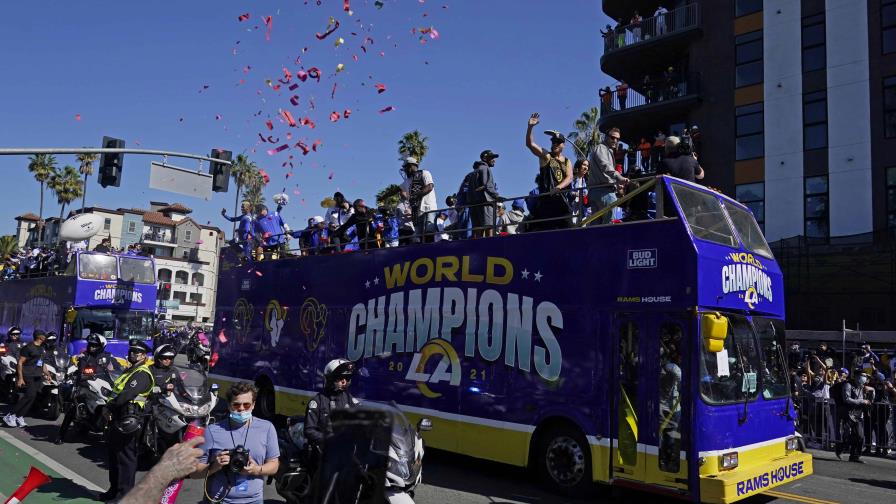 Fanáticos celebran con Rams título del Súper Bowl en LA