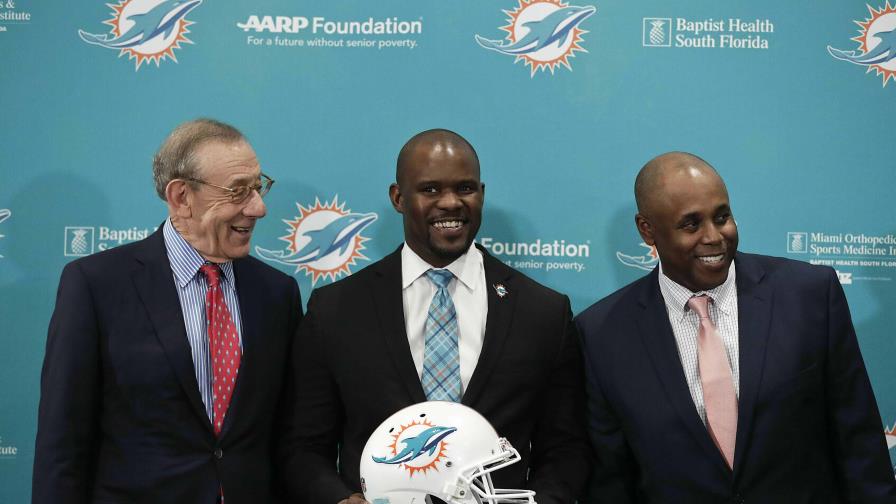 NFL contrata a ex fiscal general por demanda de Flores