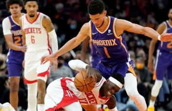 VÍDEO | Suns remontan para vencer a Rockets por séptima vez