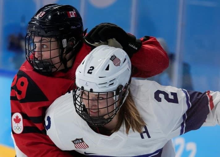 Canadá gana a EEUU y se lleva el oro de hockey femenino