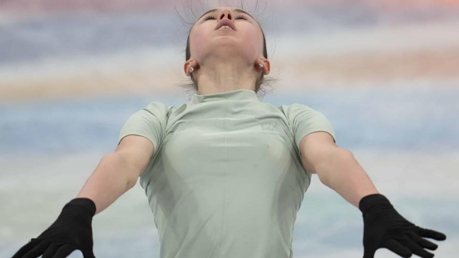 Valieva vuelve a hielo olímpico en plena polémica de dopaje