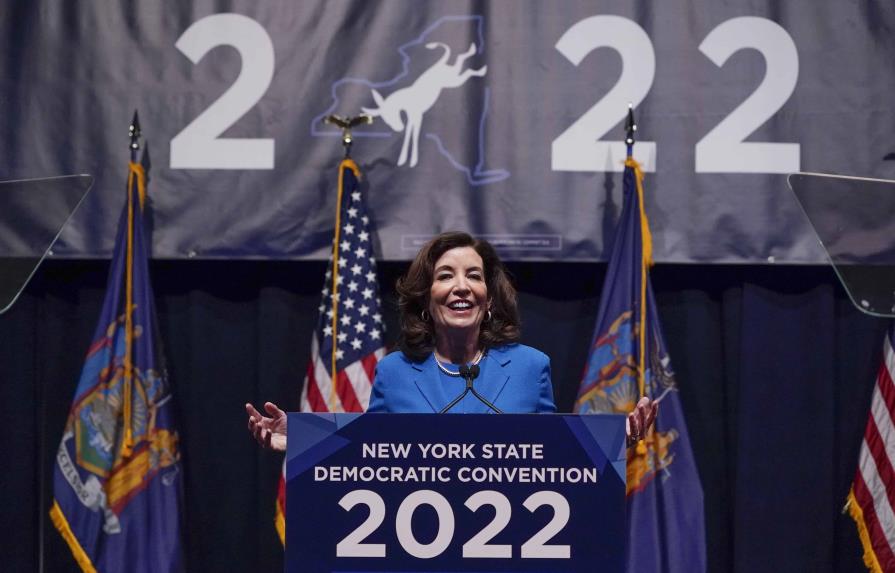 El Partido Demócrata respalda a la gobernadora de Nueva York para reelección