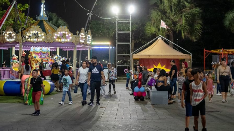 Ciudadanos divididos tras anuncio de suspensión de medidas restrictivas por el COVID-19