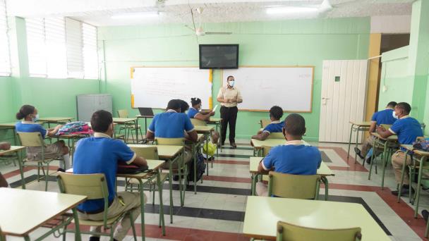 Centros educativos mantendrán el protocolo para evitar COVID-19