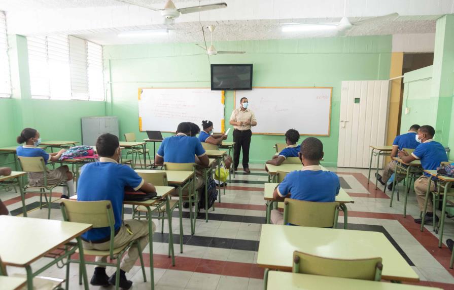 Centros educativos mantendrán el protocolo para evitar COVID-19