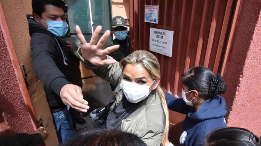 Jeanine Áñez se descompensa durante una audiencia en la que pedía su libertad