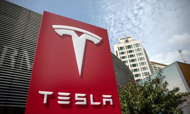 Tesla pierde valor ante el posible despido de un 10 % de su fuerza laboral
