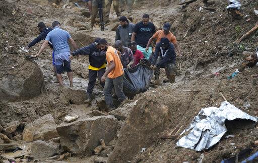 Muertos por deslaves y lluvias torrenciales aumentan a 78 en Brasil
