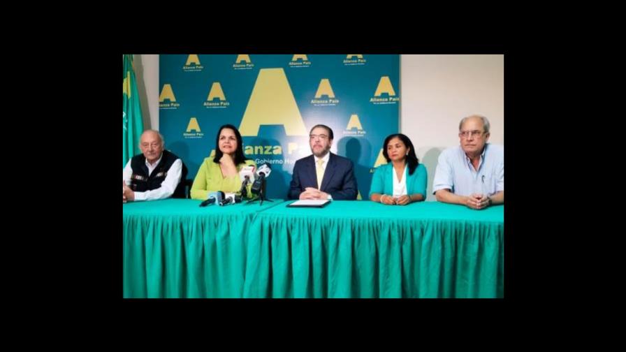 La respuesta de Alianza País a las salidas de miembros de su partido La respuesta de Alianza País a las salidas de miembros de su partido